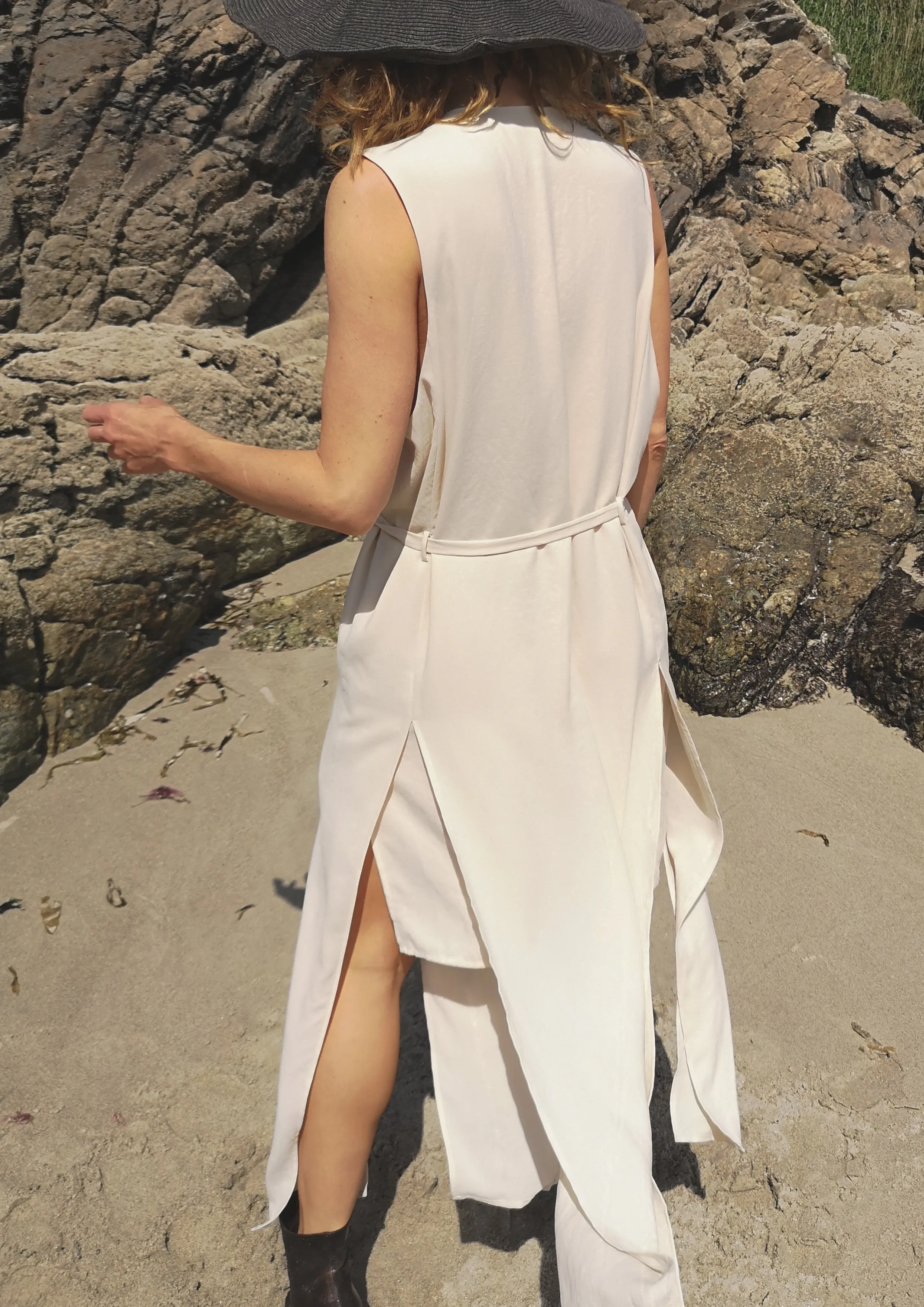 DRESS LONG SLEEVELESS - creme