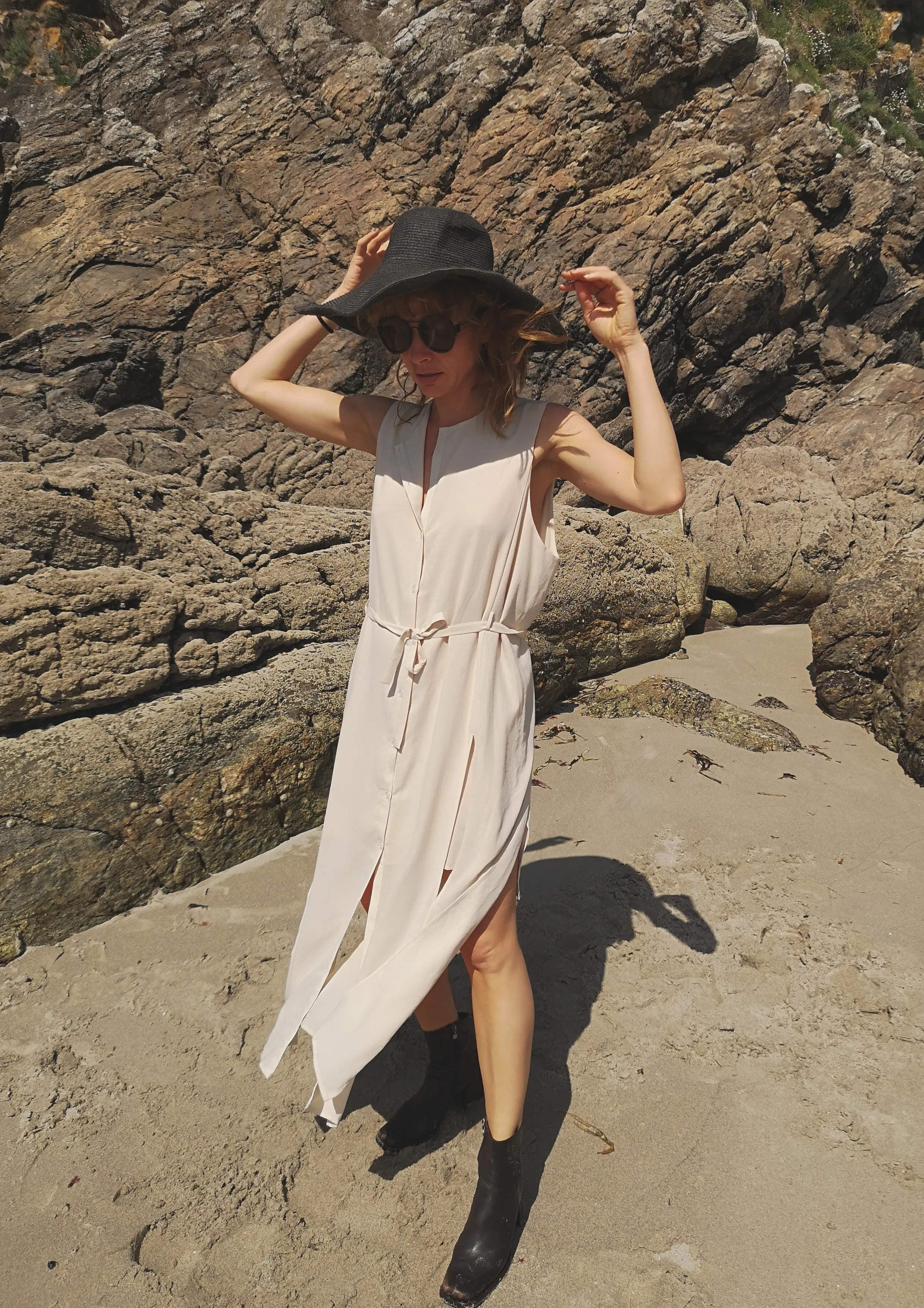 DRESS LONG SLEEVELESS - creme