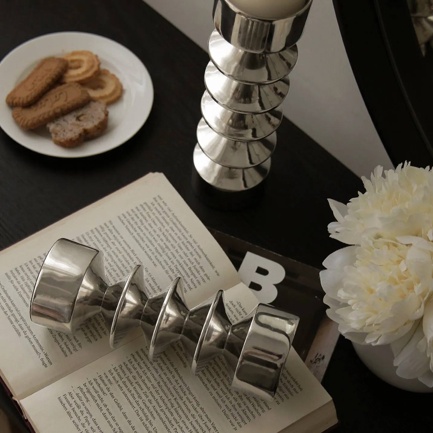 Elegant Design Candle Holder