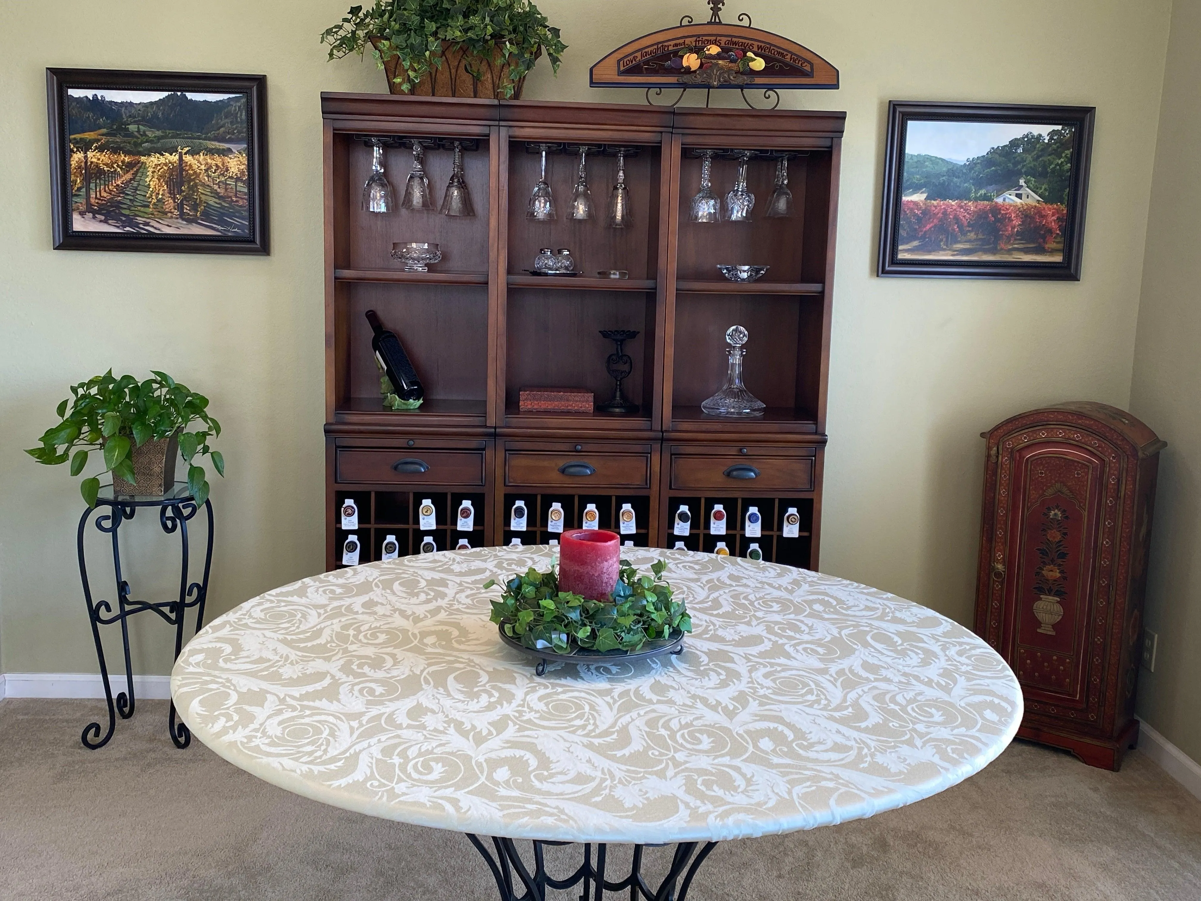 Round Melrose Damask Table Topper With Elastic