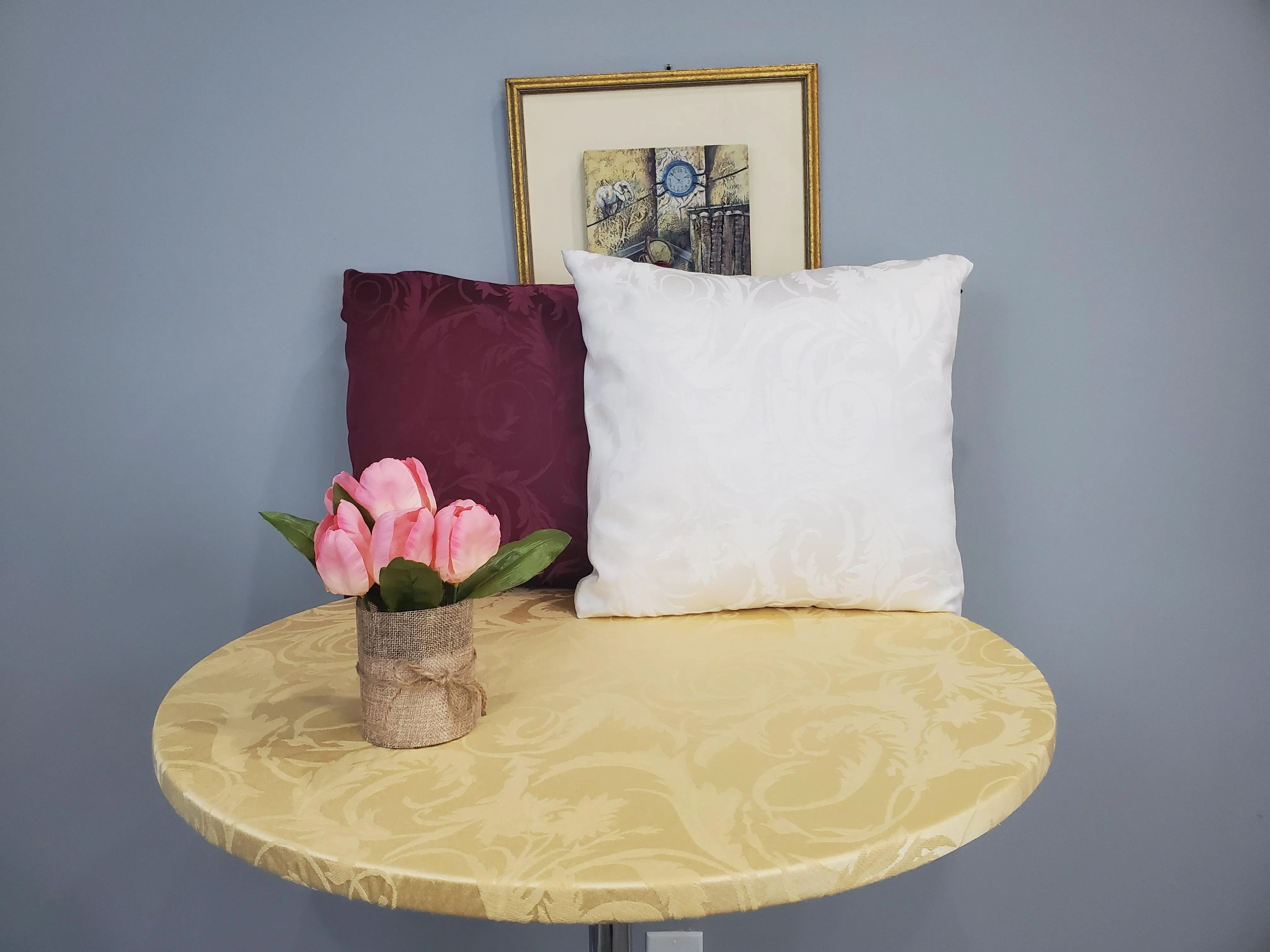 Round Melrose Damask Table Topper With Elastic