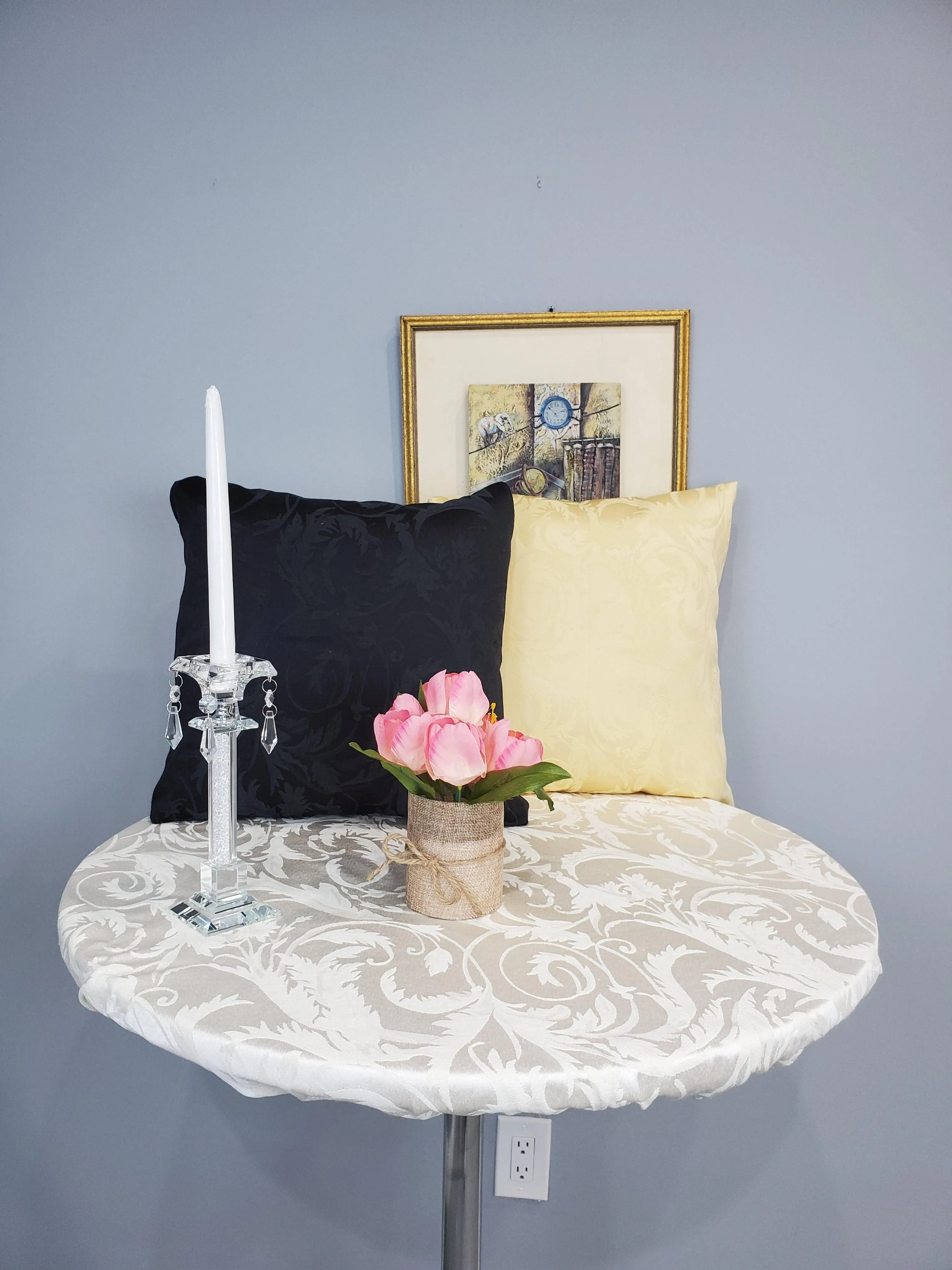 Round Melrose Damask Table Topper With Elastic