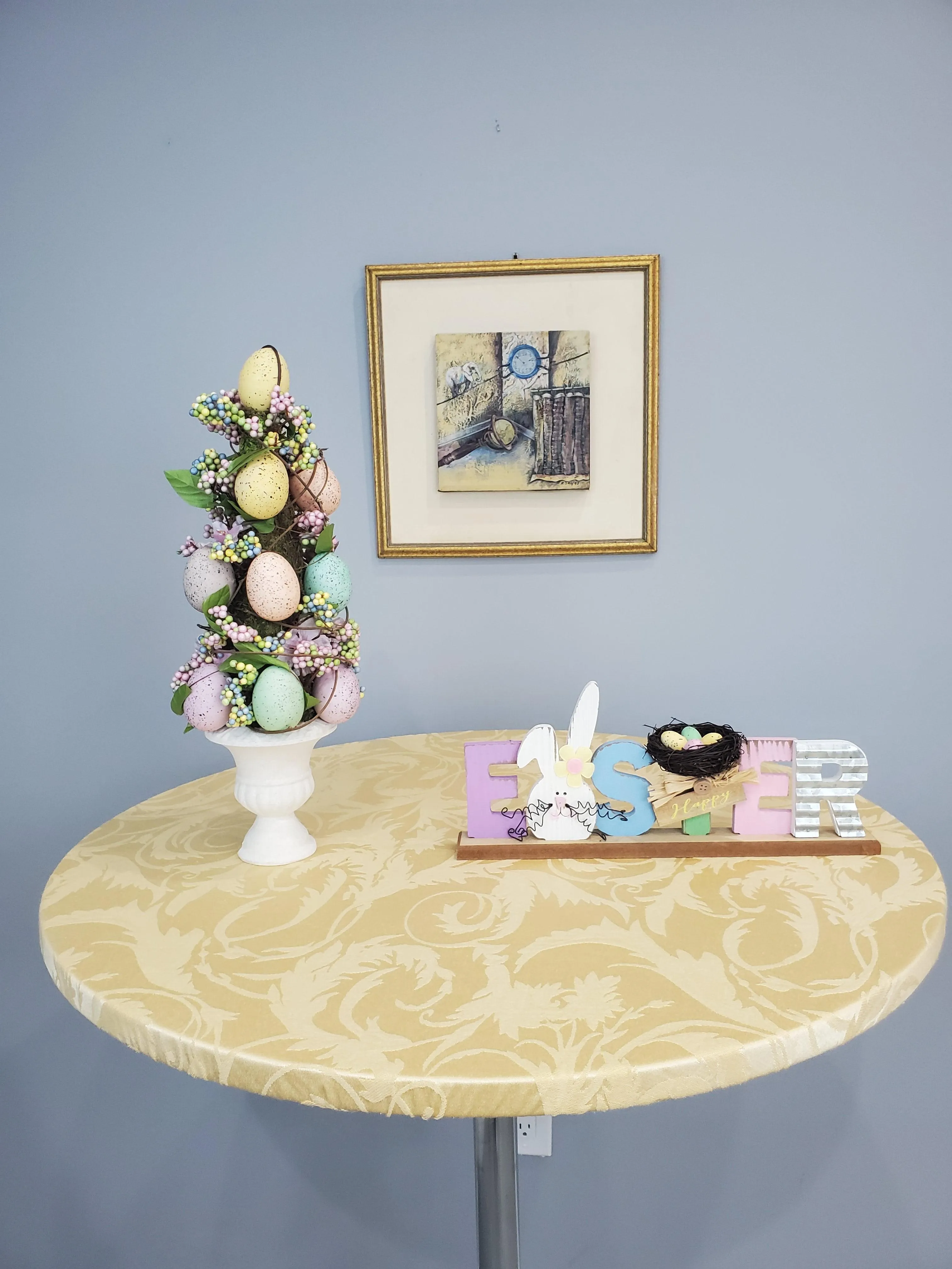 Round Melrose Damask Table Topper With Elastic