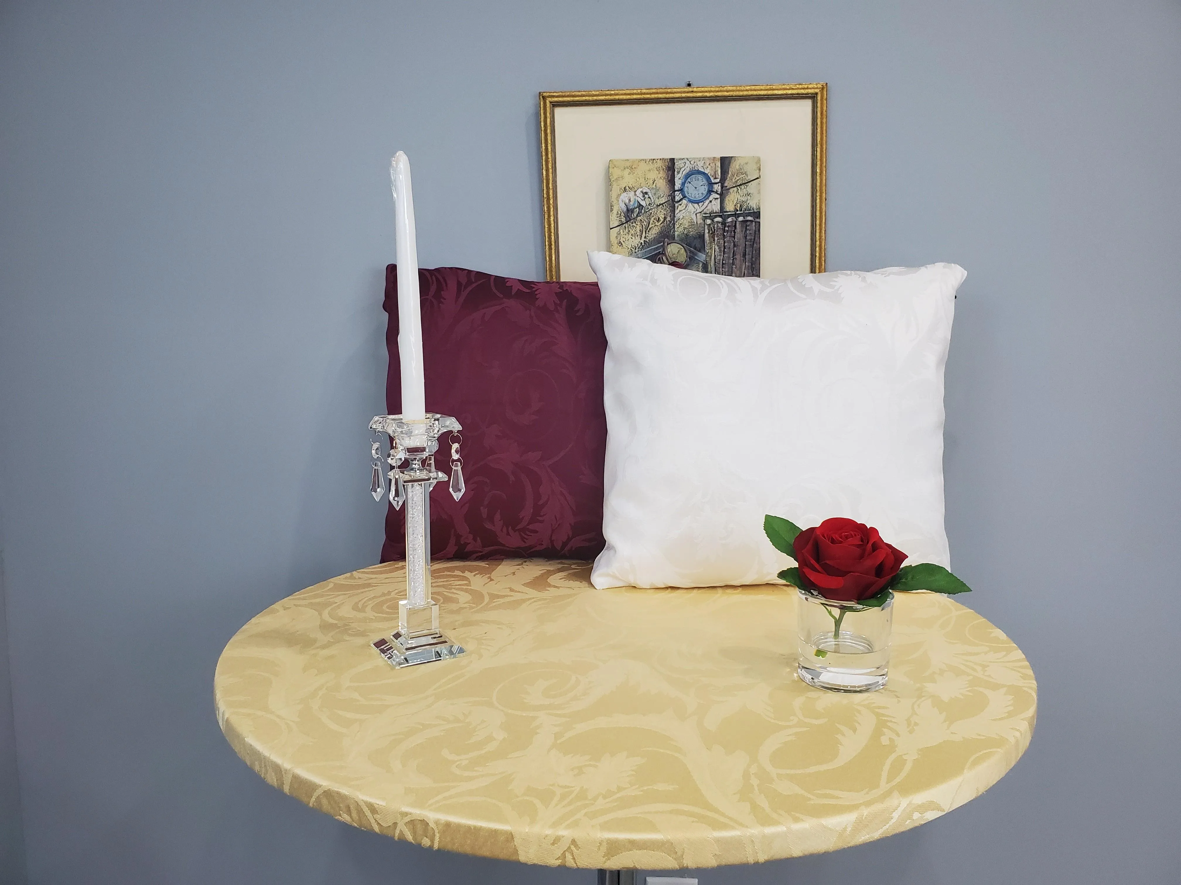 Round Melrose Damask Table Topper With Elastic