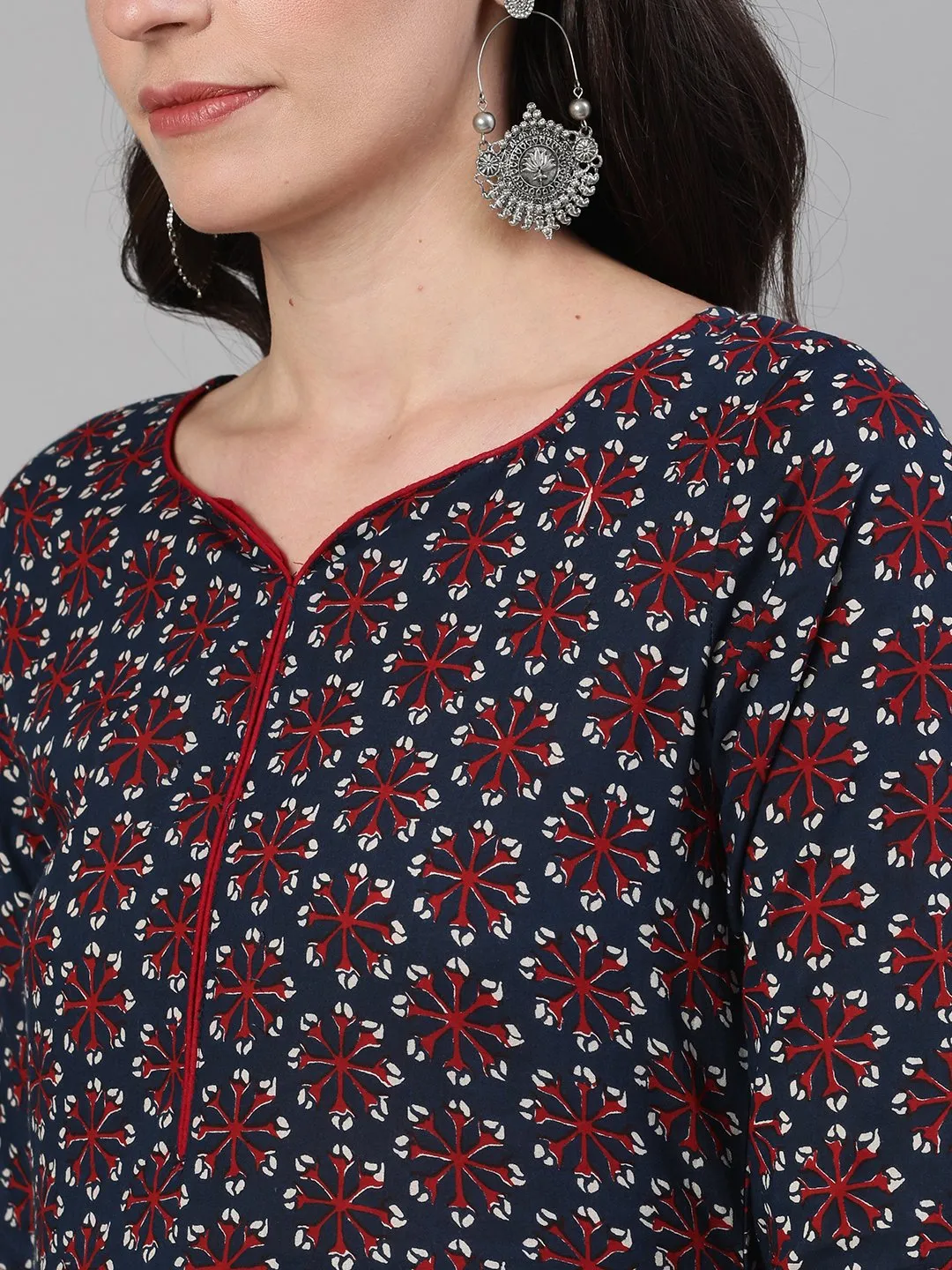 Women Navy Blue Three-Quarter Sleeves Anarkali Kurta With Palazzo And Pockets